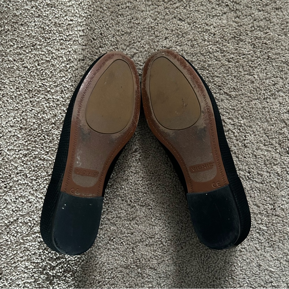 *Final Price* Vionic Willa Knit Loafer Black/Tan - Picture 3 of 3
